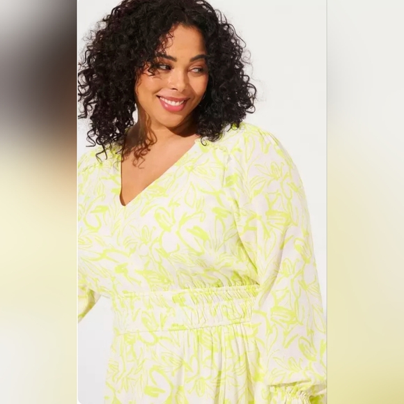⚡️Torrid White and Yellow Long Sleeve Pleated Sundress - Picture 5 of 12